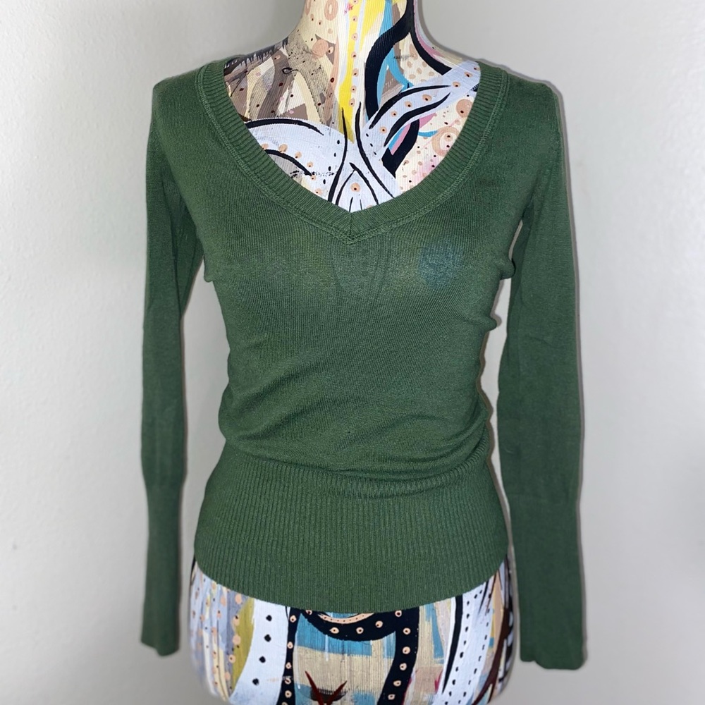 Y2K Light weight knitted long sleeve. Size: S. 
Elena Gilbert vibes.